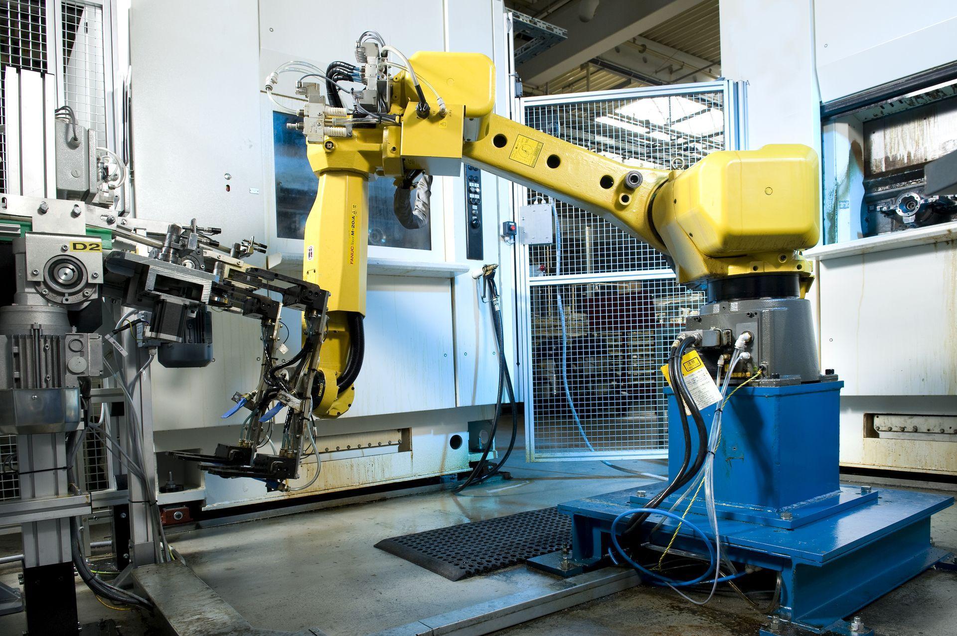 Roboty vedia obsluhovať množstvo strojov, od CNC obrábacích centier až po priemyselné práčky